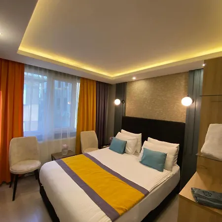 Ulu Hotel *